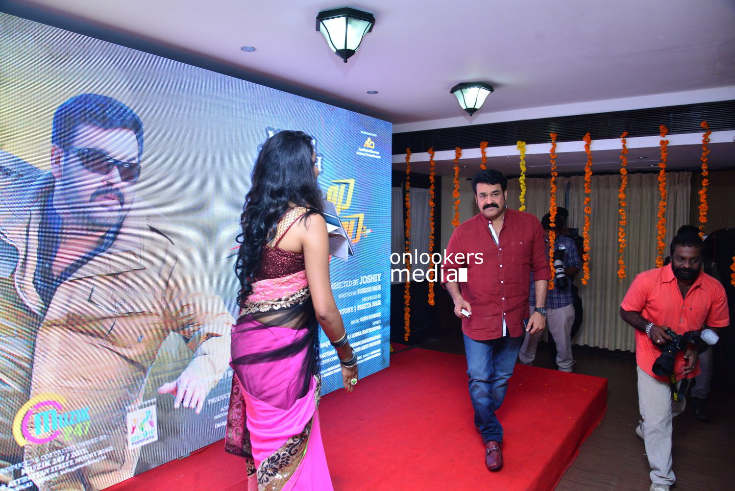 https://onlookersmedia.in/wp-content/uploads/2015/04/Mohanlal-at-Lalila-O-Laila-Audio-Launch-Stills-Images-Amala-Paul-Malayalam-Movie-2015-Onlookers-Media-4.jpg