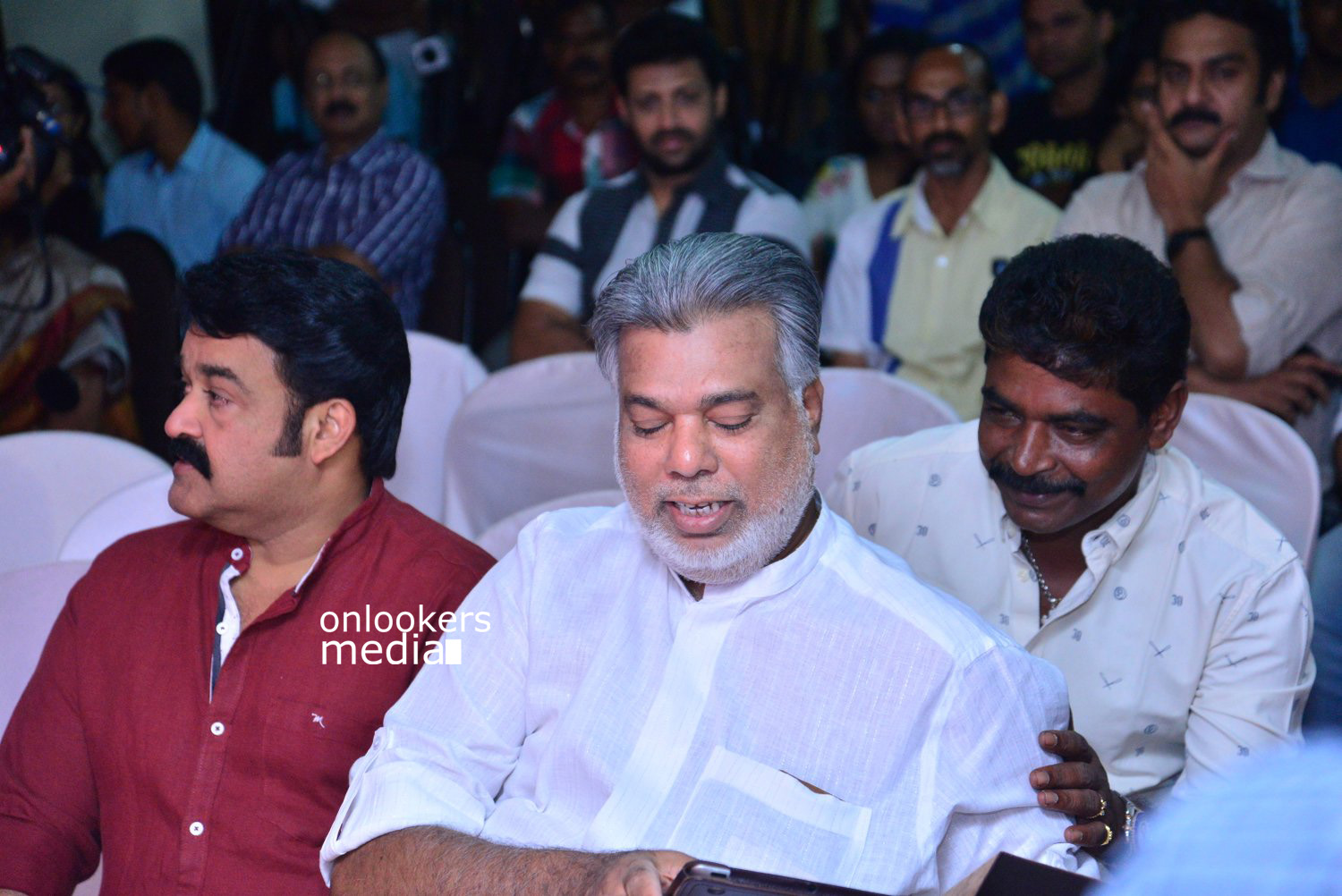 https://onlookersmedia.in/wp-content/uploads/2015/04/Mohanlal-at-Lalila-O-Laila-Audio-Launch-Stills-Images-Amala-Paul-Malayalam-Movie-2015-Onlookers-Media-9.jpg