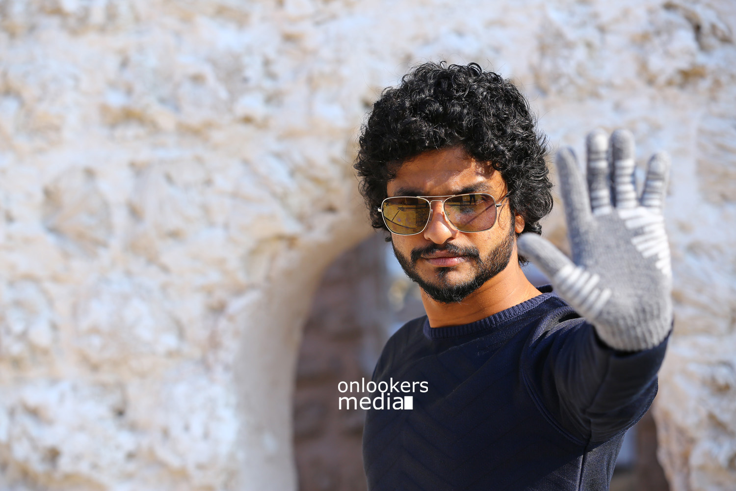 https://onlookersmedia.in/wp-content/uploads/2015/04/Neeraj-Madhav-In-Madhura-Naranga-Stills-Images-Photos-Malayalam-Movie-2015-Onlookers-Media-15.jpg