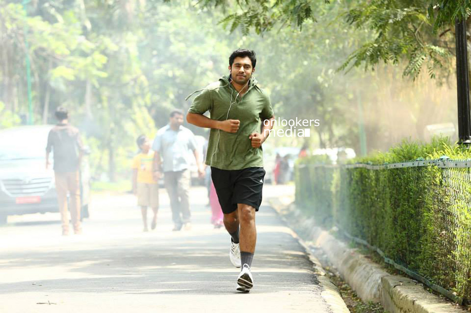 https://onlookersmedia.in/wp-content/uploads/2015/04/Nivin-Pauly-Stills-Images-Photos-Malayalam-Movie-2015-Onlookers-Media-7.jpg