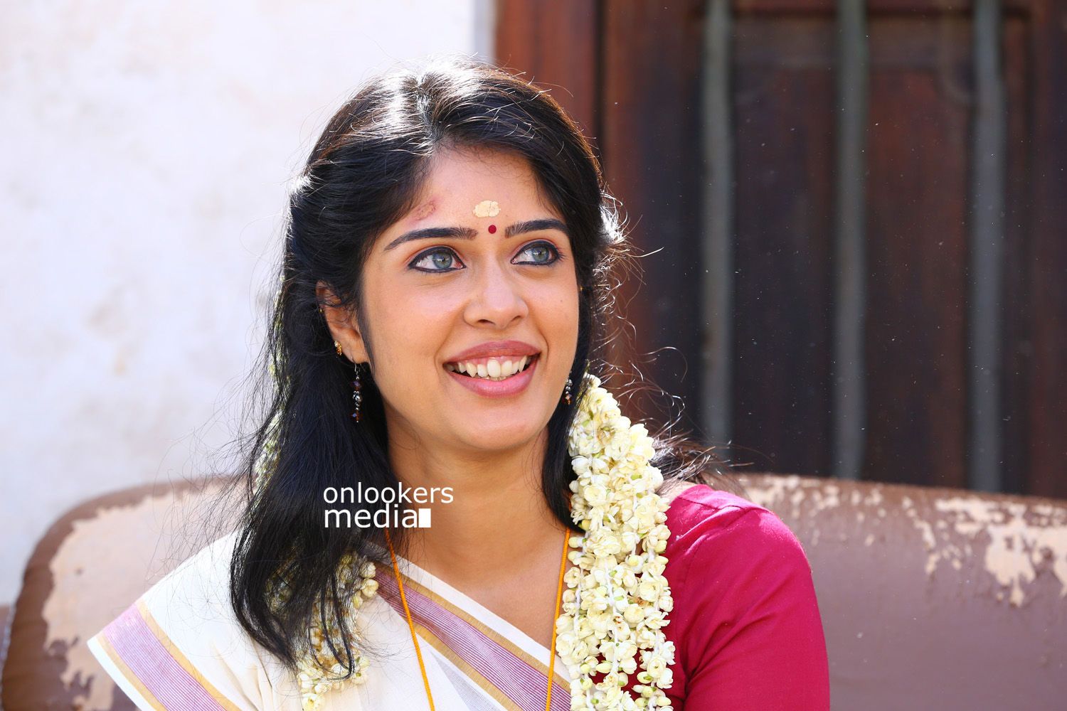 https://onlookersmedia.in/wp-content/uploads/2015/04/Parvathy-Ratheesh-In-Madhura-Naranga-Stills-Images-Photos-Malayalam-Movie-2015-Onlookers-Media-4.jpg