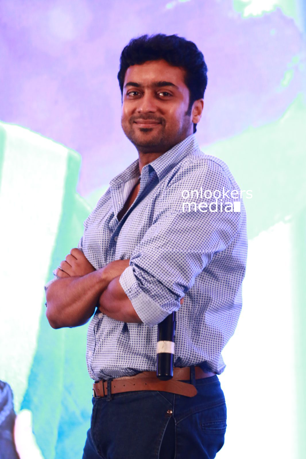 https://onlookersmedia.in/wp-content/uploads/2015/04/Surya-at-36-Vayadhinile-Audio-Launch-Stills-Images-Photos-Jyothika-Karthi-Tamil-Movie-2015-Onlookers-Media-9.jpg