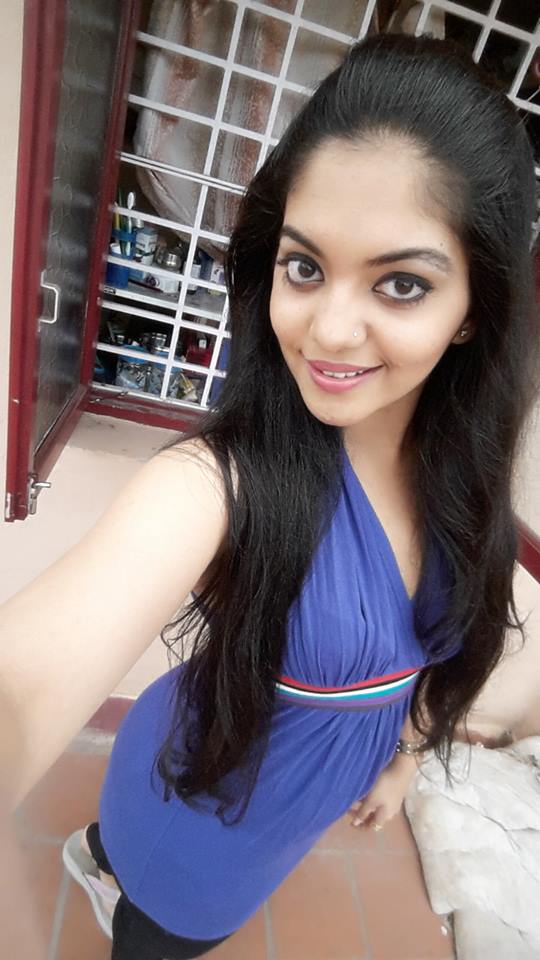 https://onlookersmedia.in/wp-content/uploads/2015/05/Actress-Selfie-South-Indian-Actresses-Stills-Images-Photos-Cute-Actress-9.jpg