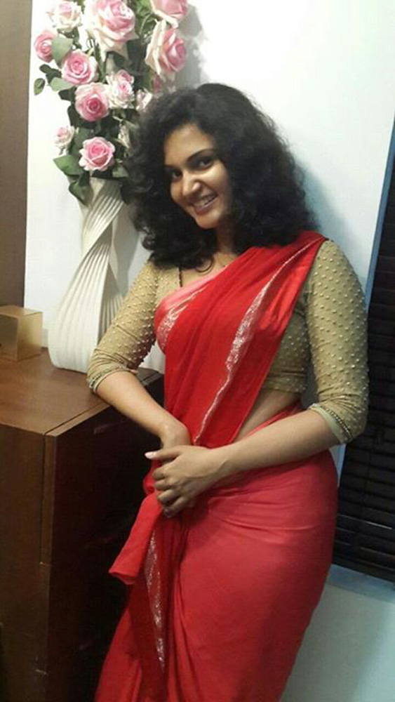 https://onlookersmedia.in/wp-content/uploads/2015/05/Actress-Stills-Images-Photos-Tamil-Actress-South-Indian-Actress-82.jpg