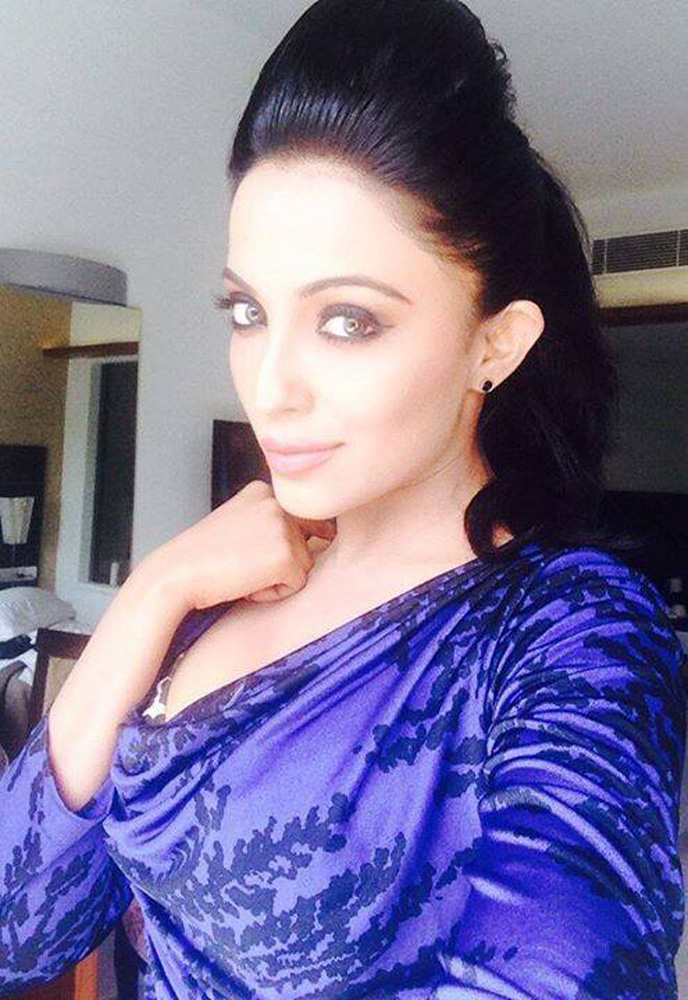 https://onlookersmedia.in/wp-content/uploads/2015/05/Indian-Actress-Selfie-Actress-Stills-Images-Photos-25.jpg