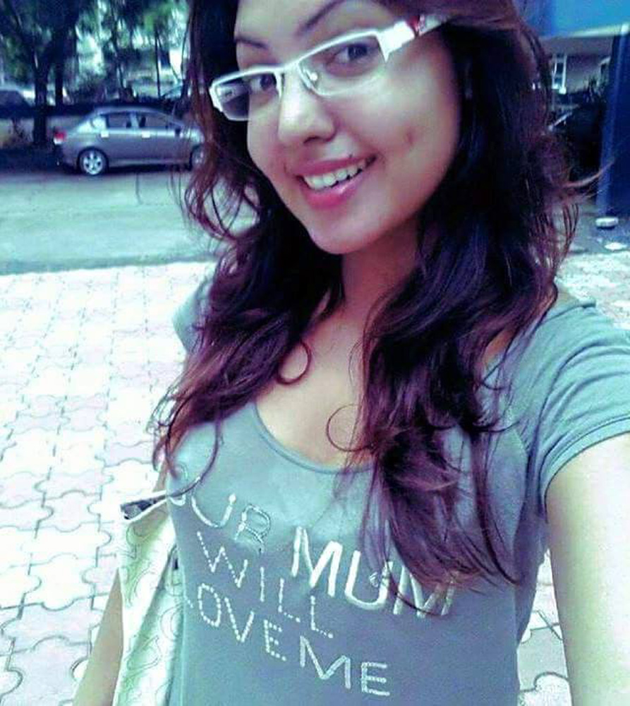 https://onlookersmedia.in/wp-content/uploads/2015/05/Komal-Jha-Selfie-Actress-Stills-Images-Photos-5.jpg