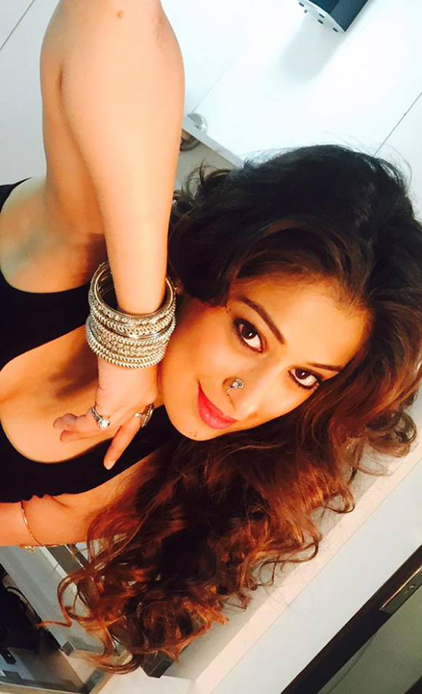 https://onlookersmedia.in/wp-content/uploads/2015/05/Lakshi-Rai-Selfie-Actress-Stills-Images-Photos-11.jpg
