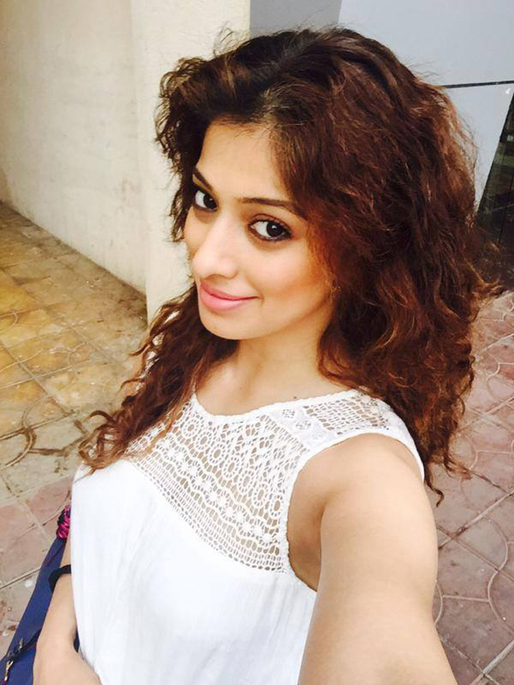 https://onlookersmedia.in/wp-content/uploads/2015/05/Lakshi-Rai-Selfie-Actress-Stills-Images-Photos-12.jpg