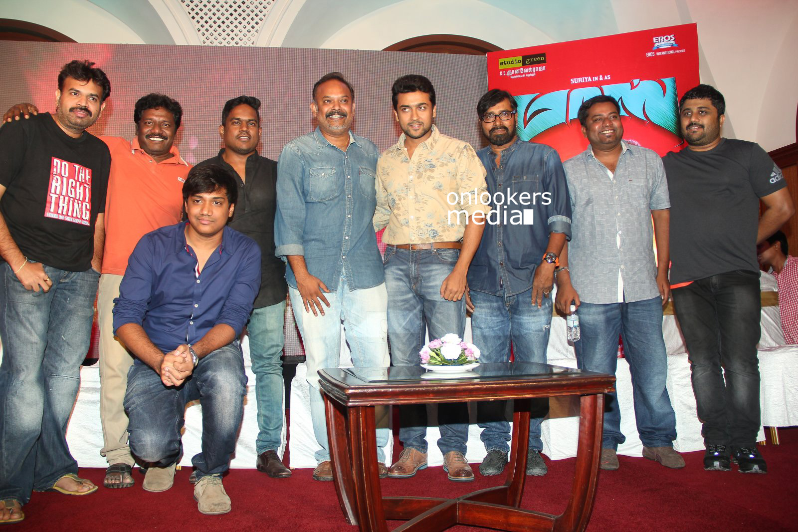 https://onlookersmedia.in/wp-content/uploads/2015/05/Masss-Press-Meet-Stills-Images-Suriya-Venkat-Prabhu-Nayanthara-Yuvan-Shankar-Raja-Onlookers-Media-17.jpg