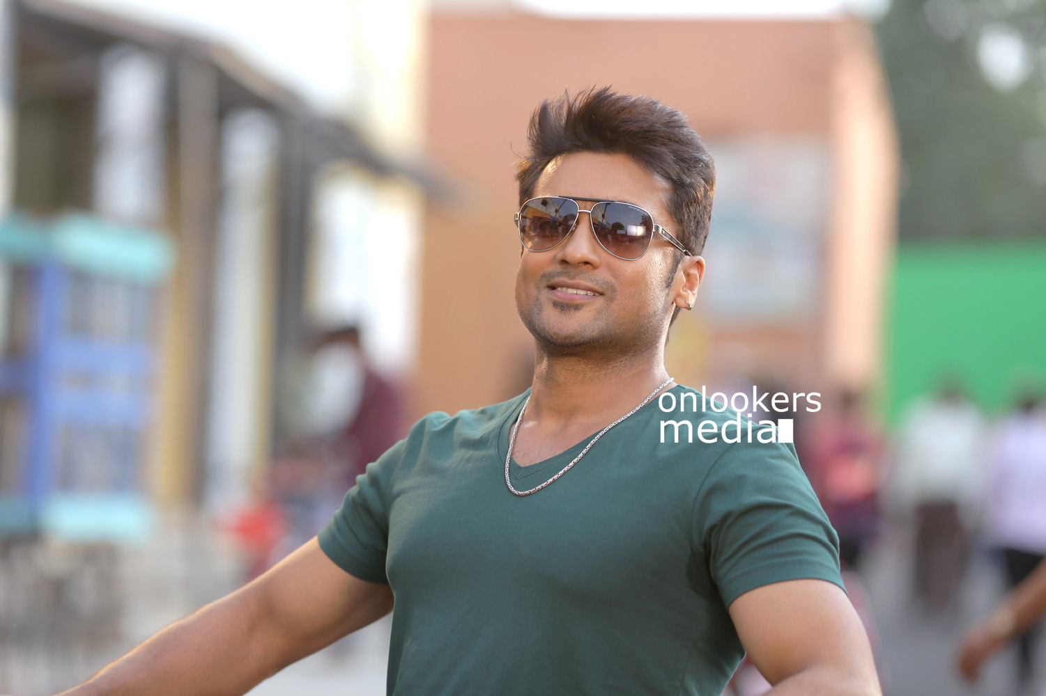 https://onlookersmedia.in/wp-content/uploads/2015/05/Masss-Stills-Images-Photos-Posters-Suriya-Nayanthara-Massu-Engira-Massilamani-Stills-Tamil-Movie-2015-Onlookers-Media-32.jpg