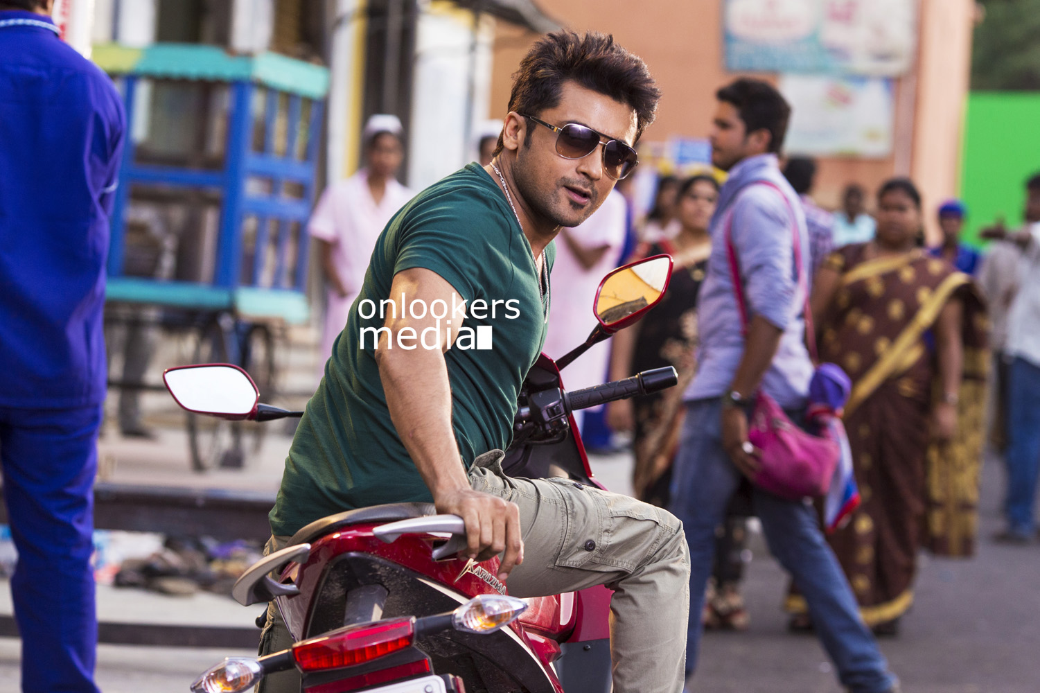 https://onlookersmedia.in/wp-content/uploads/2015/05/Masss-Stills-Images-Photos-Posters-Suriya-Nayanthara-Massu-Engira-Massilamani-Stills-Tamil-Movie-2015-Onlookers-Media-33.jpg