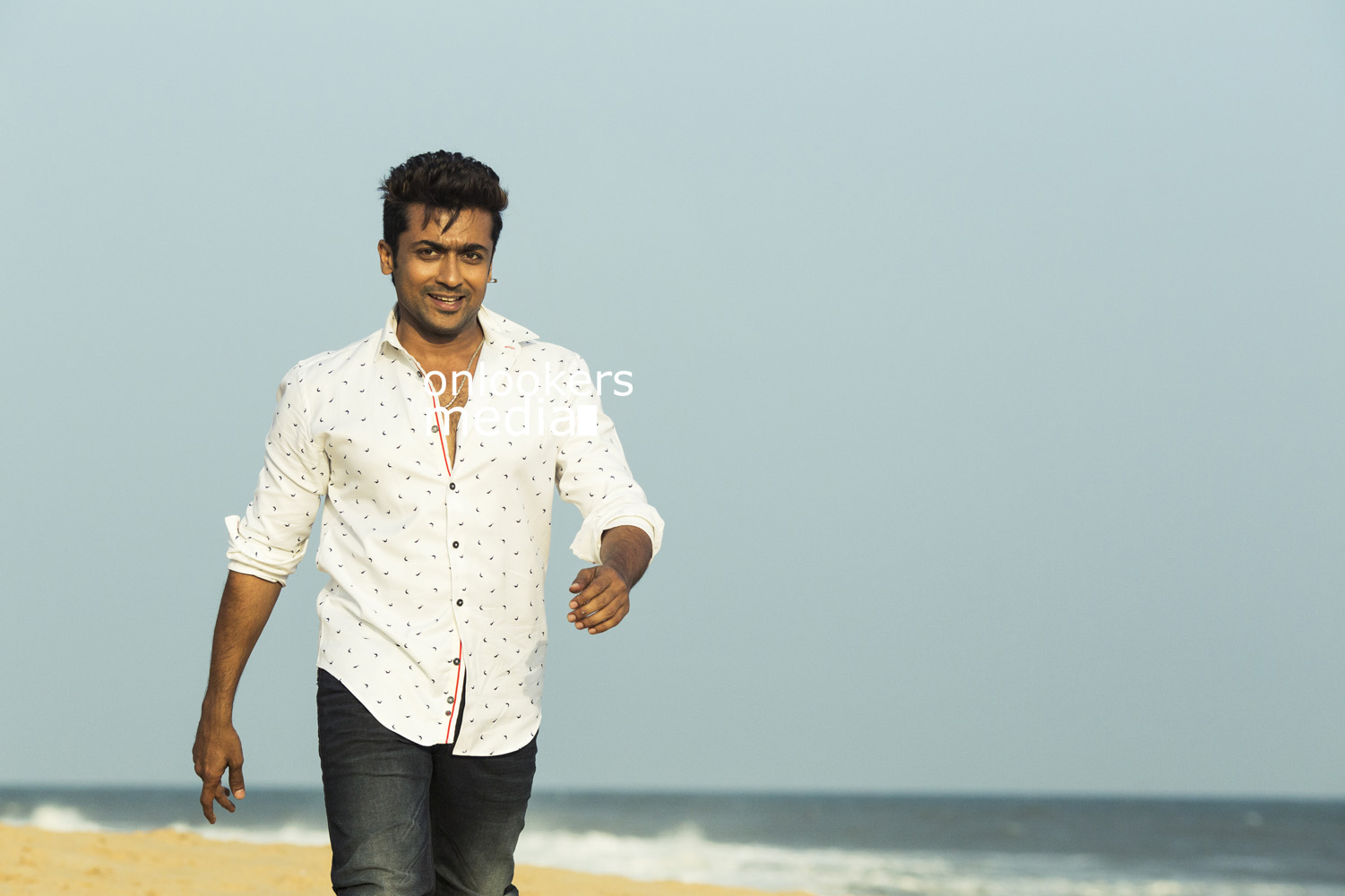 https://onlookersmedia.in/wp-content/uploads/2015/05/Masss-Stills-Images-Photos-Posters-Suriya-Nayanthara-Massu-Engira-Massilamani-Stills-Tamil-Movie-2015-Onlookers-Media-7.jpg