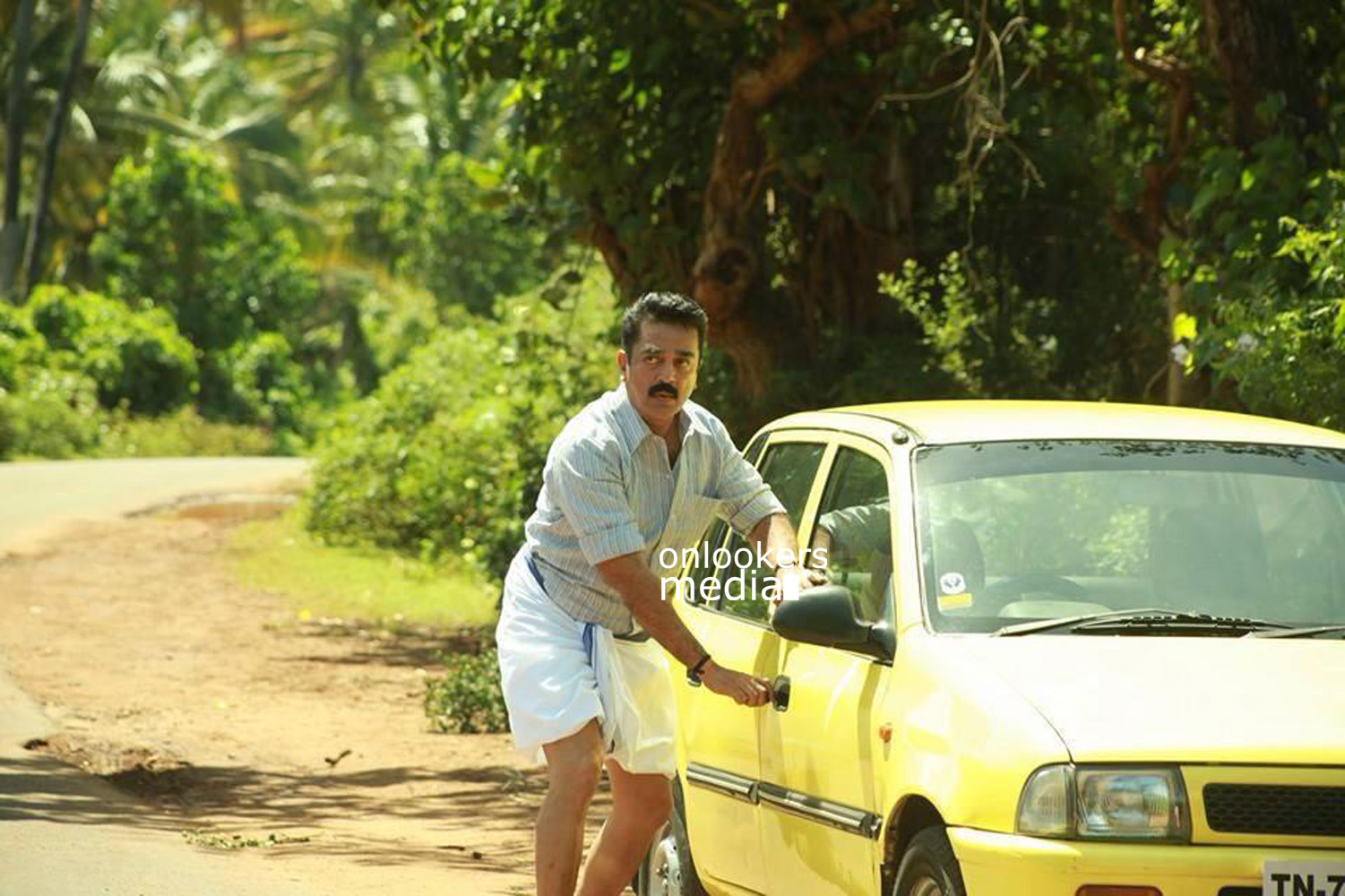Papanasam Stills-Images-Photos-Kamal Haasan-Gauthami-Niveda Thomas-Esther Anil-Tamil Movie 2015-Onlookers Media (27)