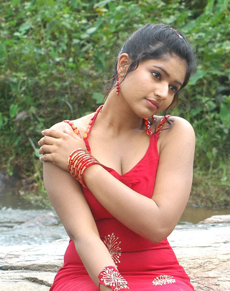 Poonam Bajwa Actress Stills-Images-Photos-Tamil Movie 2015 (3)
