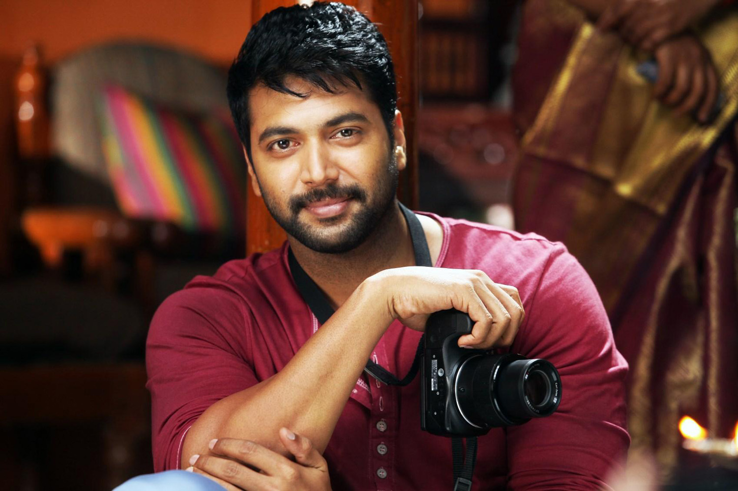 https://onlookersmedia.in/wp-content/uploads/2015/05/Romeo-Juliet-Stills-Images-Photos-Tamil-Movie-Jayam-Ravi-Hansika-Poonam-Bajwa-Tamil-Movie-2015-Onlookers-Media-10.jpg
