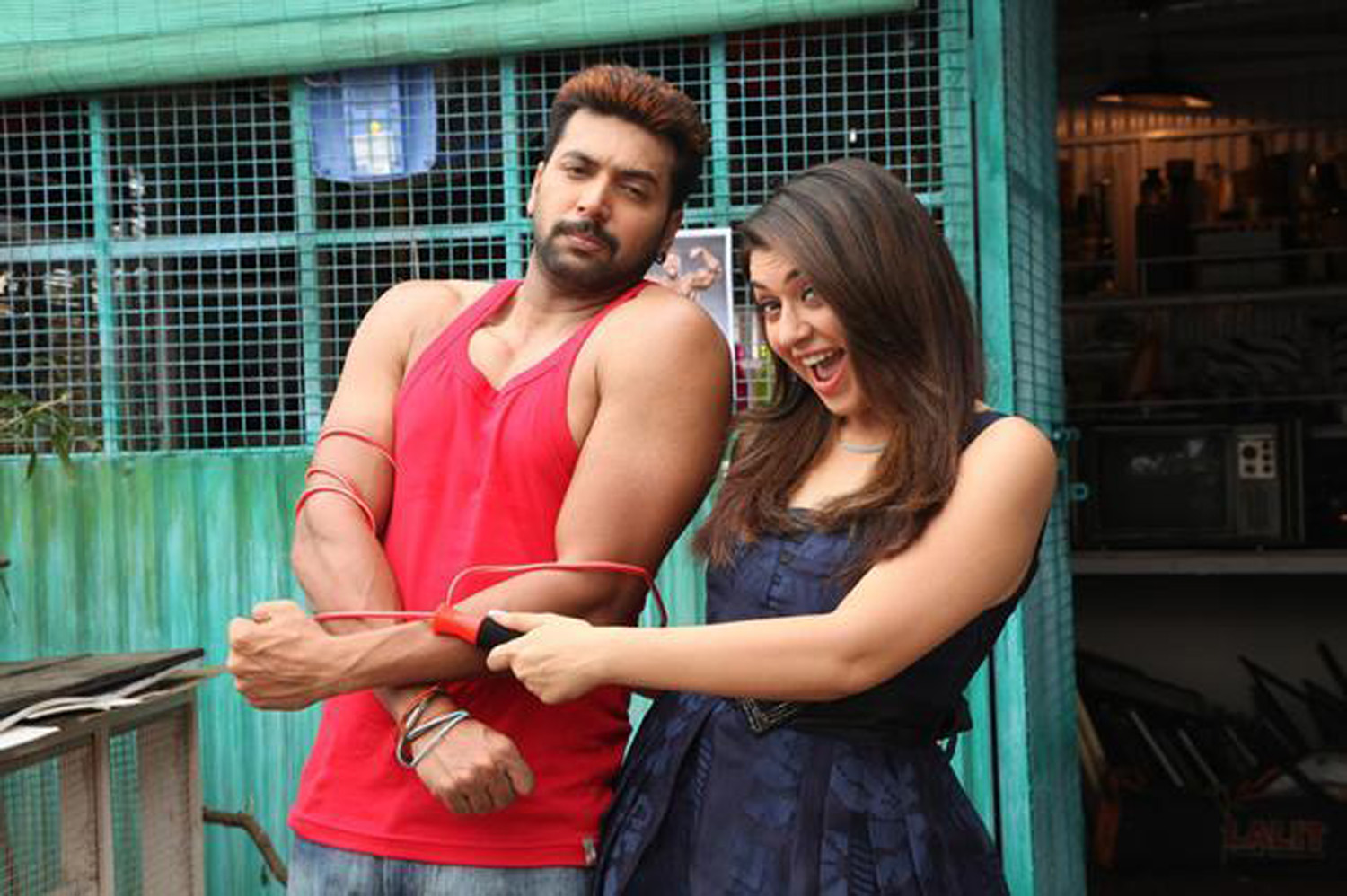 https://onlookersmedia.in/wp-content/uploads/2015/05/Romeo-Juliet-Stills-Images-Photos-Tamil-Movie-Jayam-Ravi-Hansika-Poonam-Bajwa-Tamil-Movie-2015-Onlookers-Media-21.jpg