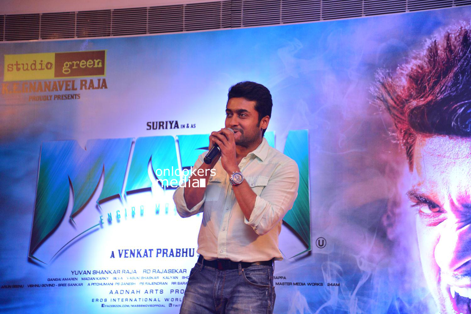 https://onlookersmedia.in/wp-content/uploads/2015/05/Suriya-at-Kochi-Mass-Press-Meet-Stills-Mass-Engira-Maasilamani-Mass-Stills-Onlookers-Media-21.jpg