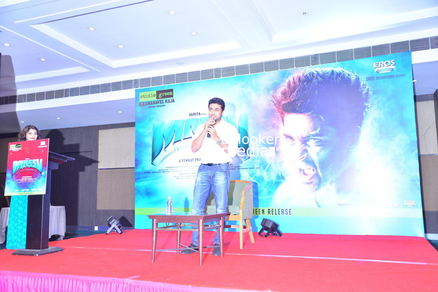 https://onlookersmedia.in/wp-content/uploads/2015/05/Suriya-at-Kochi-Mass-Press-Meet-Stills-Mass-Engira-Maasilamani-Mass-Stills-Onlookers-Media-30.jpg