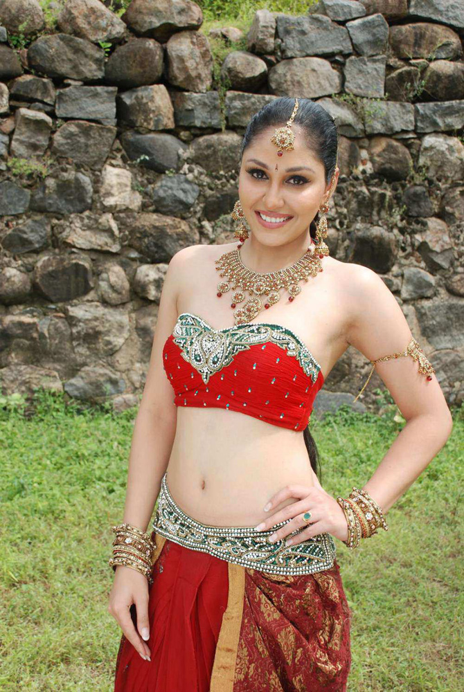 https://onlookersmedia.in/wp-content/uploads/2015/06/Actress-Gallery-4-Tamil-Telugu-Actress-Stills-Photos-2_11.jpg