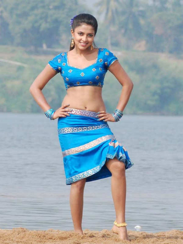 https://onlookersmedia.in/wp-content/uploads/2015/06/Actress-Gallery-4-Tamil-Telugu-Actress-Stills-Photos-76.jpg