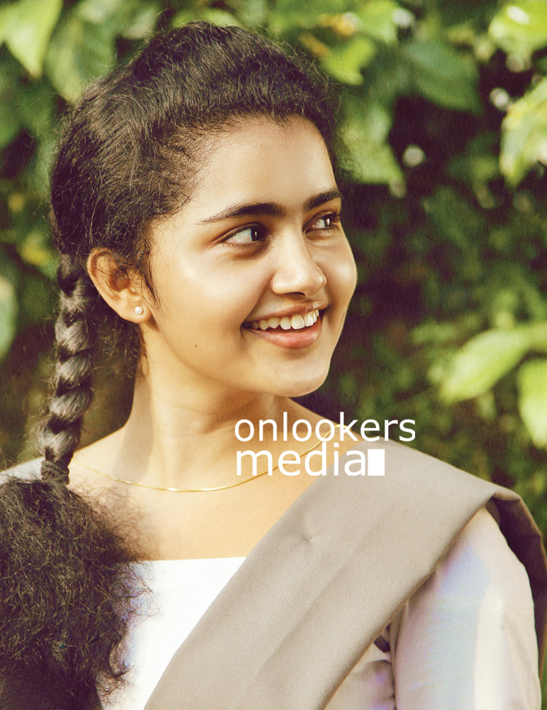 https://onlookersmedia.in/wp-content/uploads/2015/06/Anupama-Parameswaran-in-Premam-Stills-Images-Mary-Onlookers-Media-3.jpg