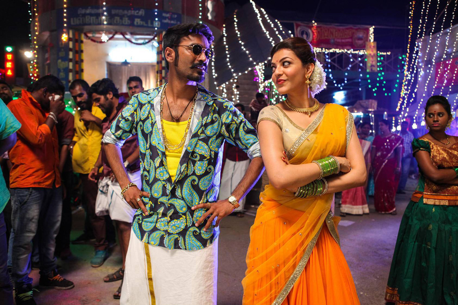 Maari Tamil Movie Stills-Images-Dhanush-Kajal Aggarwal-Onlookers