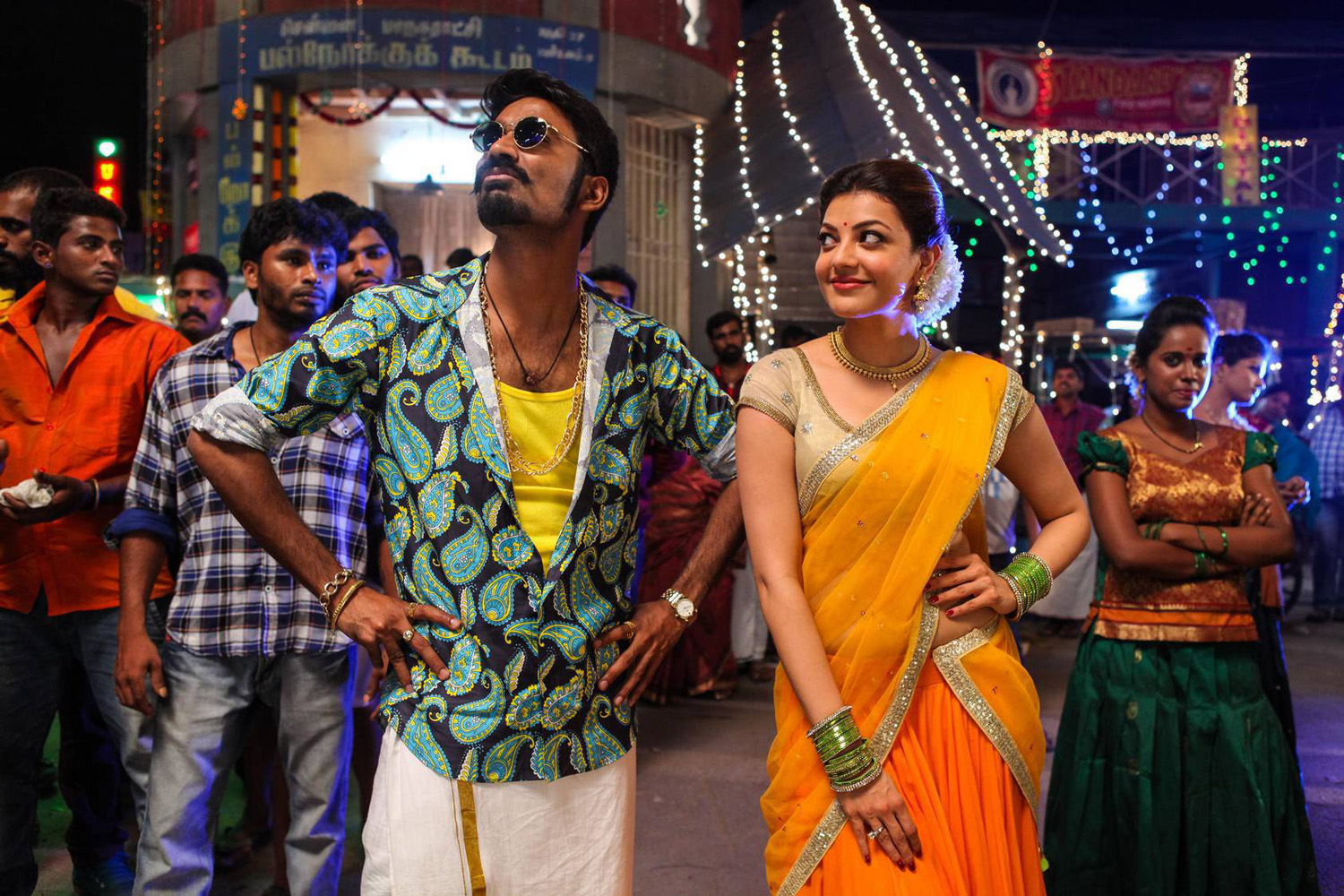 Maari Tamil Movie Stills-Images-Dhanush-Kajal Aggarwal-Onlookers