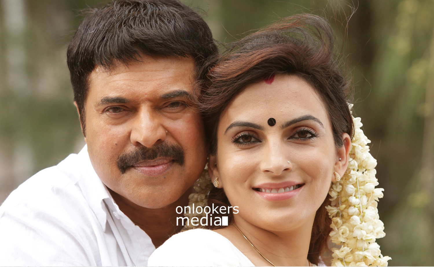 https://onlookersmedia.in/wp-content/uploads/2015/06/Mammootty-in-Acha-Dhin-Stills-Images-Photos-Malayalam-Movie-2015-Onlookers-Media-16.jpg