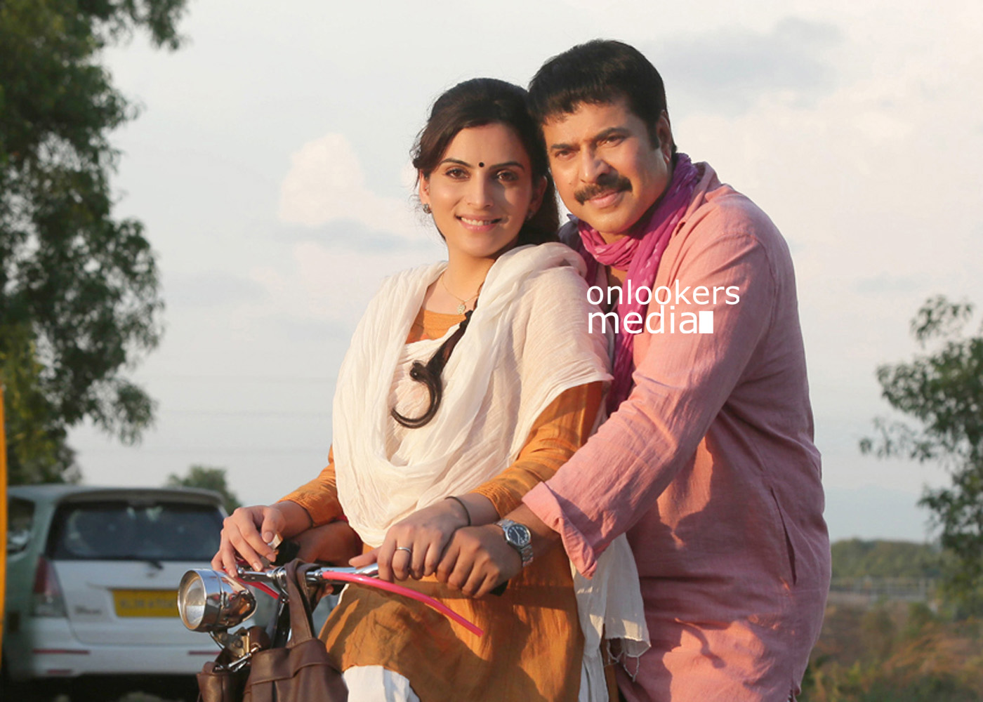 https://onlookersmedia.in/wp-content/uploads/2015/06/Mammootty-in-Acha-Dhin-Stills-Images-Photos-Malayalam-Movie-2015-Onlookers-Media-7.jpg