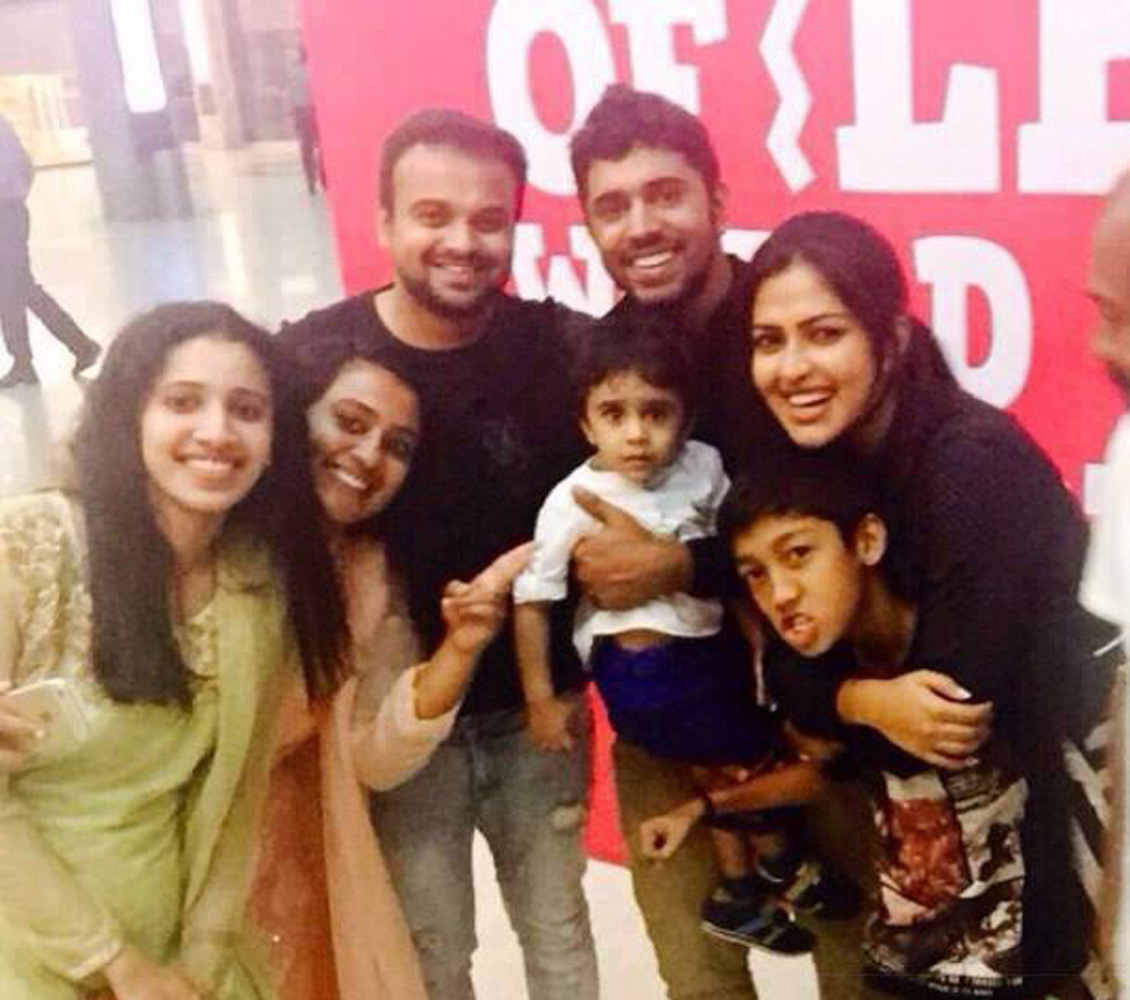 https://onlookersmedia.in/wp-content/uploads/2015/06/Nivin-Pauly-Family-Stills-Images-Rare-Photos-Rinna-Joy-Daveed-Pauly-2.jpg