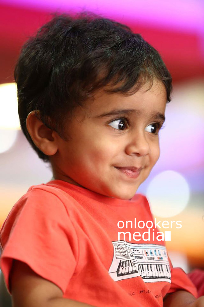 https://onlookersmedia.in/wp-content/uploads/2015/06/Nivin-Pauly-Son-Daveed-Pauly-Nivin-Pauly-Family-Rare-Photos-7.jpg