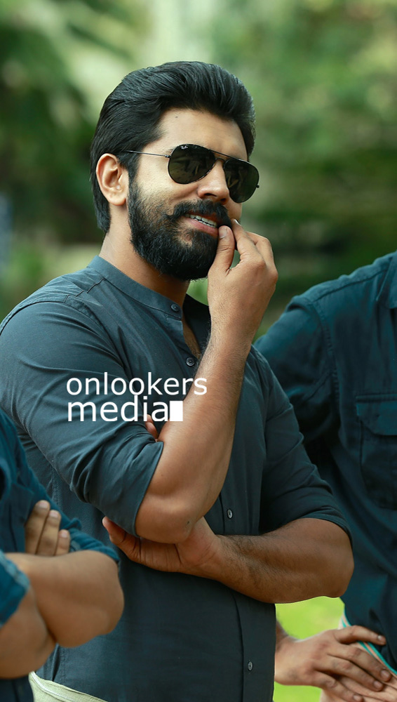https://onlookersmedia.in/wp-content/uploads/2015/06/Nivin-Pauly-in-Premam-Stills-Images-Onlookers-Media-16.jpg