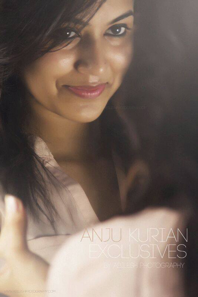 https://onlookersmedia.in/wp-content/uploads/2015/06/Premam-Face-Anju-Kurian-Stills-Images-Onlookers-Media-22.jpg