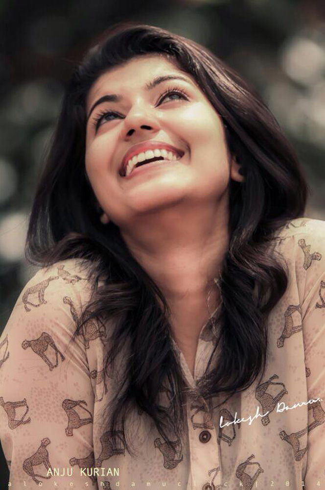 https://onlookersmedia.in/wp-content/uploads/2015/06/Premam-Fame-Anju-Kurian-Stills-Images-Onlookers-Media-19.jpg
