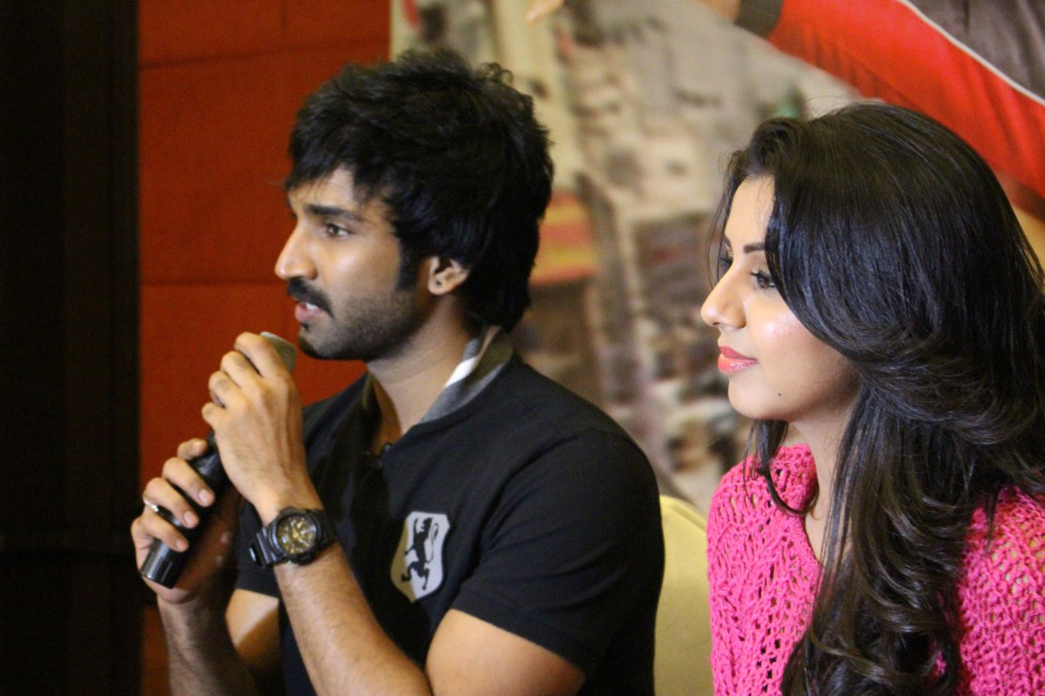 https://onlookersmedia.in/wp-content/uploads/2015/06/Yagavarayinum-Naa-Kaakka-Press-Meet-Stills-Aadhi-Nikki-Galrani-Tamil-Movie-2015-Onlookers-Media-37.jpg