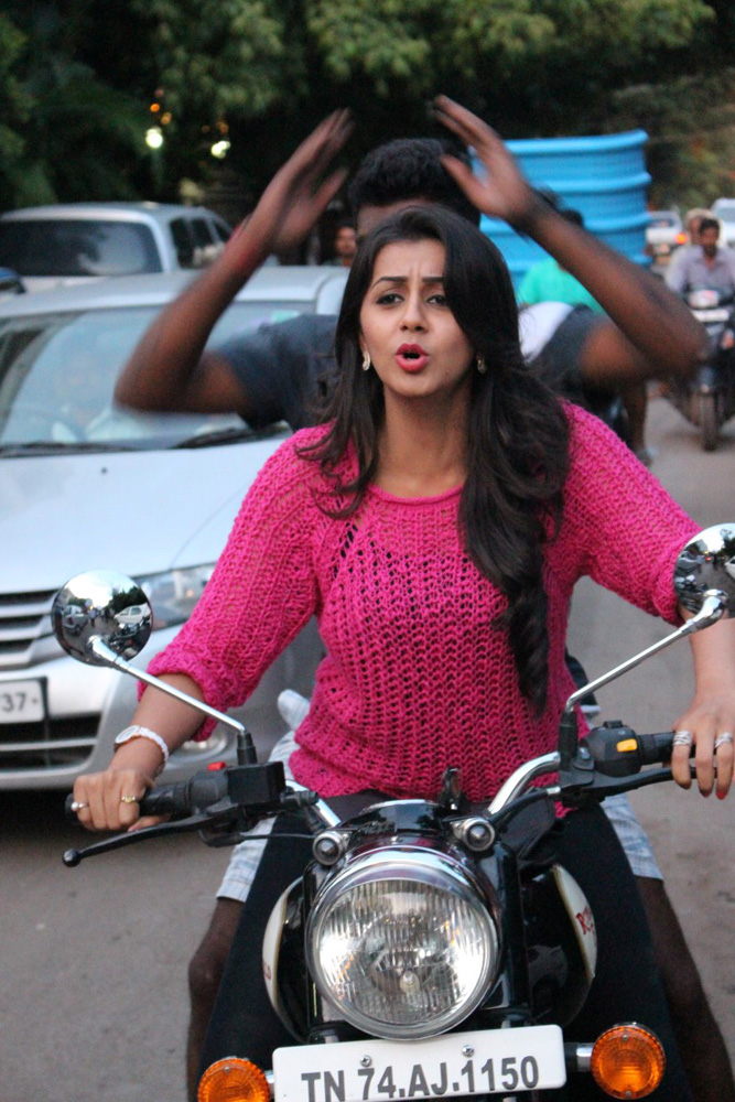 https://onlookersmedia.in/wp-content/uploads/2015/06/Yagavarayinum-Naa-Kaakka-Press-Meet-Stills-Aadhi-Nikki-Galrani-Tamil-Movie-2015-Onlookers-Media-4.jpg