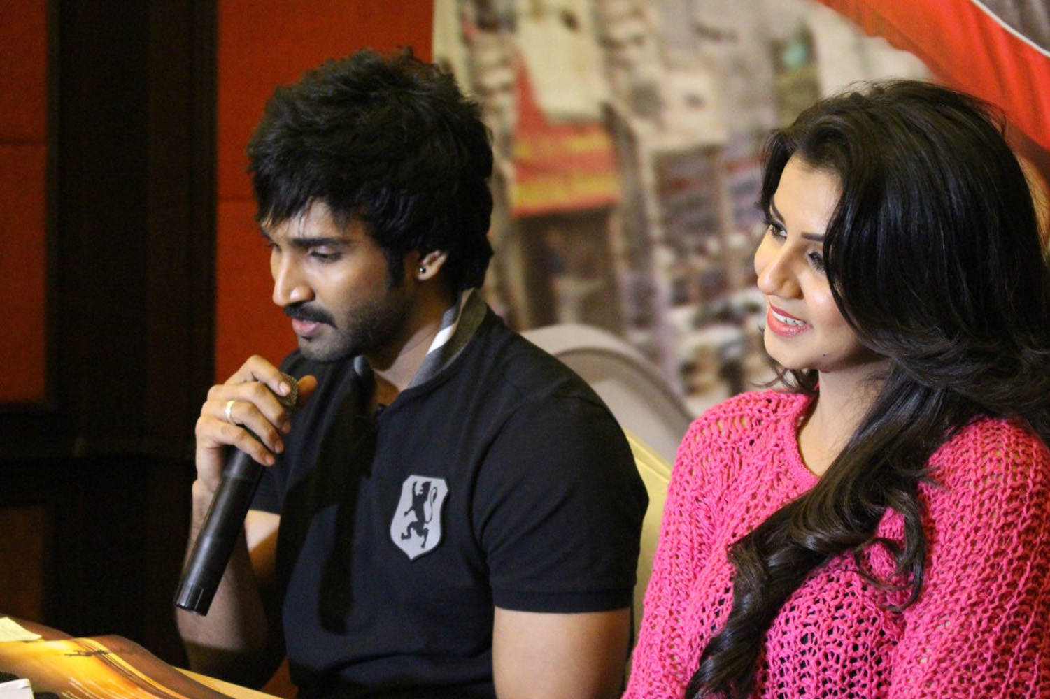https://onlookersmedia.in/wp-content/uploads/2015/06/Yagavarayinum-Naa-Kaakka-Press-Meet-Stills-Aadhi-Nikki-Galrani-Tamil-Movie-2015-Onlookers-Media-46.jpg