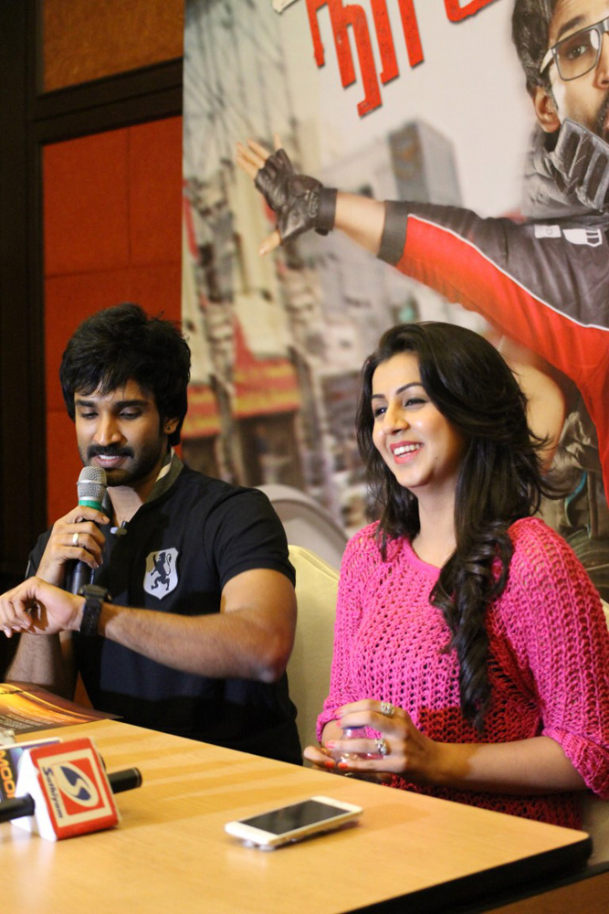 Yagavarayinum Naa Kaakka Press Meet Stills-Aadhi-Nikki Galrani-Tamil Movie 2015-Onlookers Media (61)