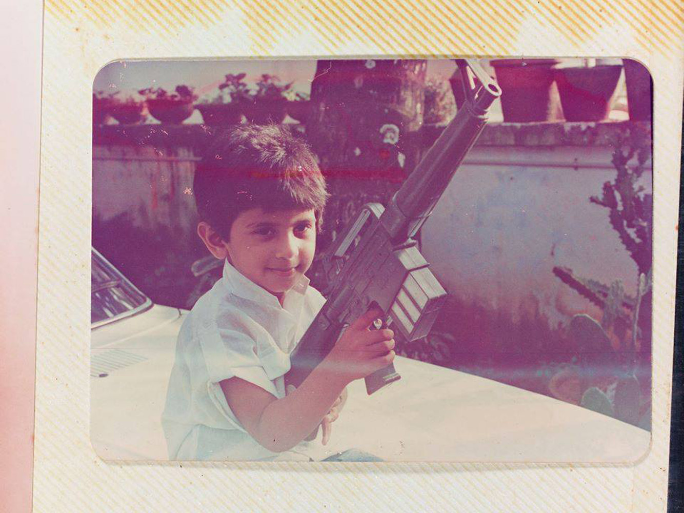 https://onlookersmedia.in/wp-content/uploads/2015/07/Dulquer-Salmaan-childhood-stills-3.jpg