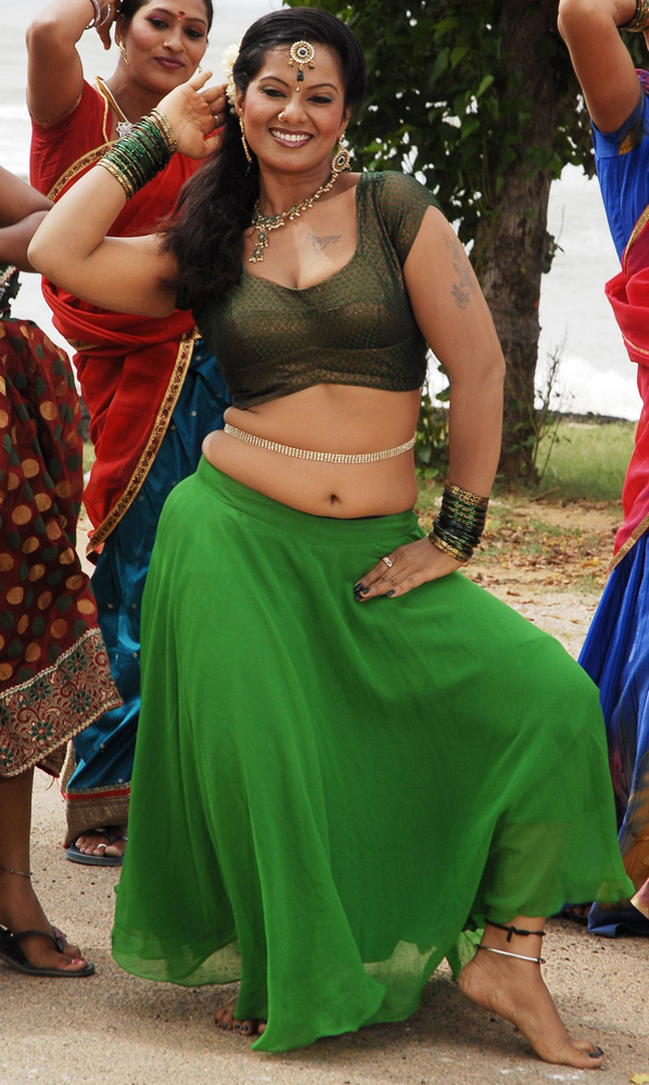 https://onlookersmedia.in/wp-content/uploads/2015/07/South-Indian-Actress-Stills-Photos-Tamil-Telugu-Kannada-Malayalam-80.jpg