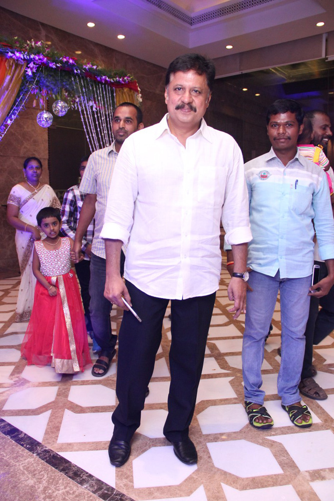 https://onlookersmedia.in/wp-content/uploads/2015/07/Vendhar-Movies-Dheeraj-Madhan-Birthday-Celebration-Stills-35.jpg