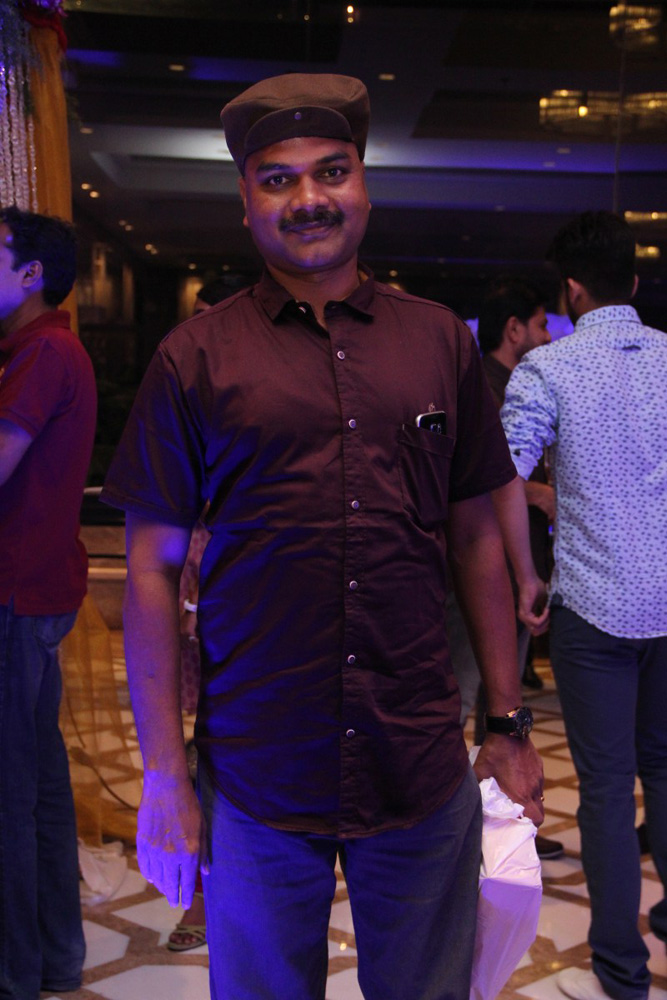 https://onlookersmedia.in/wp-content/uploads/2015/07/Vendhar-Movies-Dheeraj-Madhan-Birthday-Celebration-Stills-39.jpg
