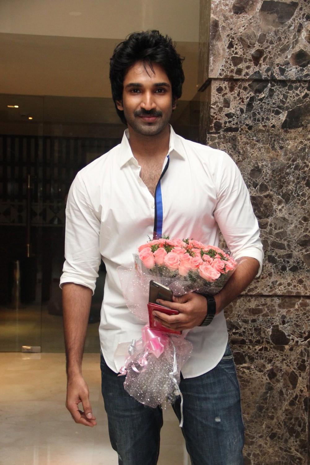 https://onlookersmedia.in/wp-content/uploads/2015/07/Vendhar-Movies-Dheeraj-Madhan-Birthday-Celebration-Stills-68.jpg