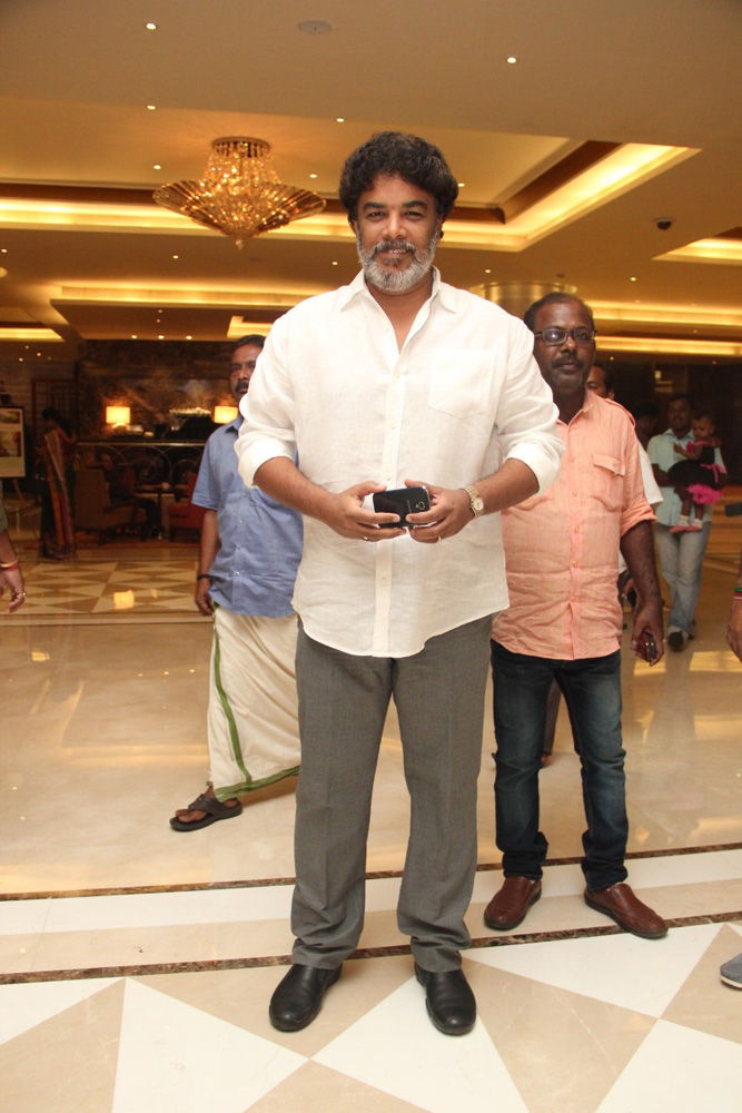 https://onlookersmedia.in/wp-content/uploads/2015/07/Vendhar-Movies-Dheeraj-Madhan-Birthday-Celebration-Stills-72.jpg