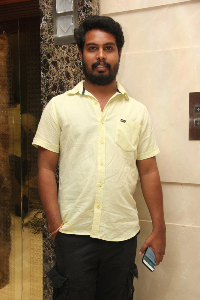 https://onlookersmedia.in/wp-content/uploads/2015/07/Vendhar-Movies-Dheeraj-Madhan-Birthday-Celebration-Stills-77.jpg