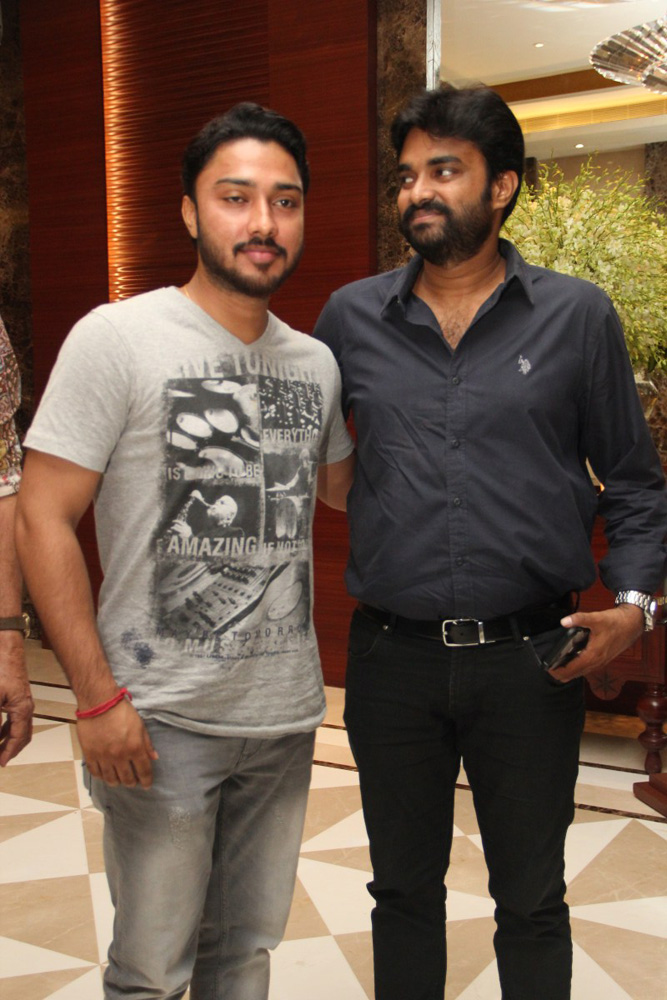 https://onlookersmedia.in/wp-content/uploads/2015/07/Vendhar-Movies-Dheeraj-Madhan-Birthday-Celebration-Stills-79.jpg