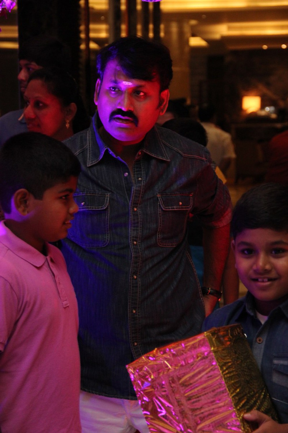 https://onlookersmedia.in/wp-content/uploads/2015/07/Vendhar-Movies-Dheeraj-Madhan-Birthday-Celebration-Stills-8.jpg