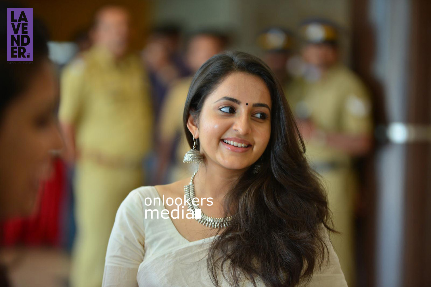 https://onlookersmedia.in/wp-content/uploads/2015/08/Bhama-at-Muktha-Wedding-Reception-Stills-Photos-5.jpg