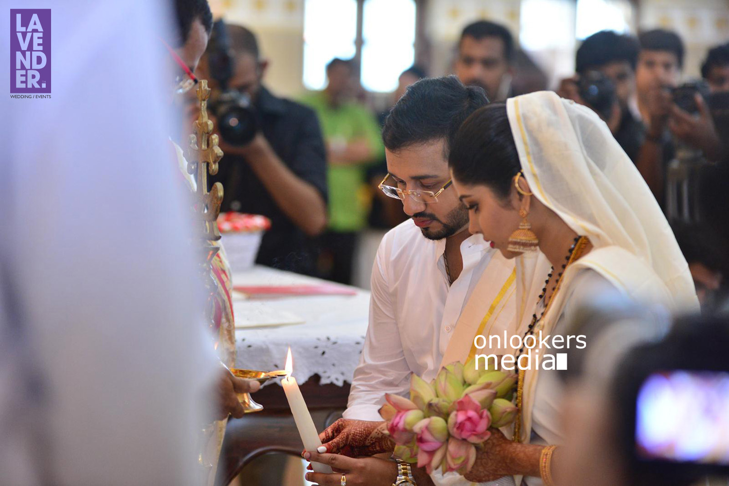 https://onlookersmedia.in/wp-content/uploads/2015/08/Muktha-Wedding-Stills-Photos-38.jpg