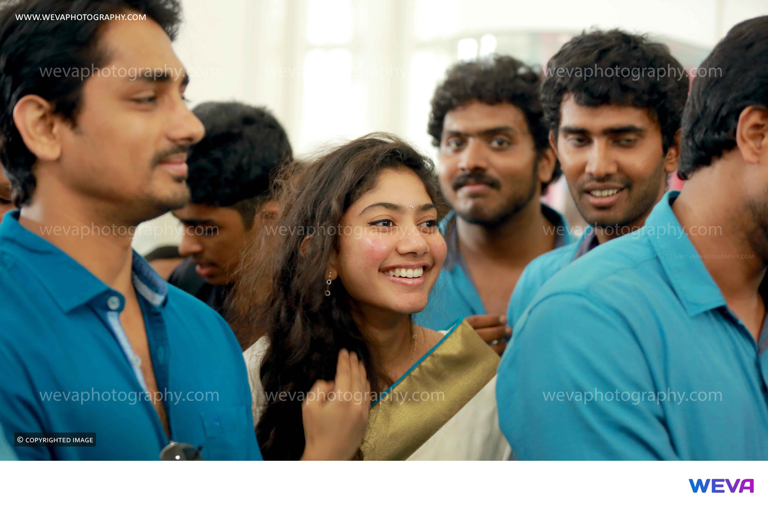 https://onlookersmedia.in/wp-content/uploads/2015/08/Sai-Pallavi-at-Alphonse-Puthren-Wedding-Function-3.jpg